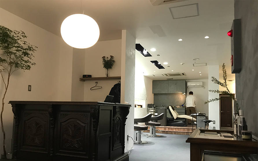 temae（美容院）&金曜日のチェー(バインミーとチェーのお店）