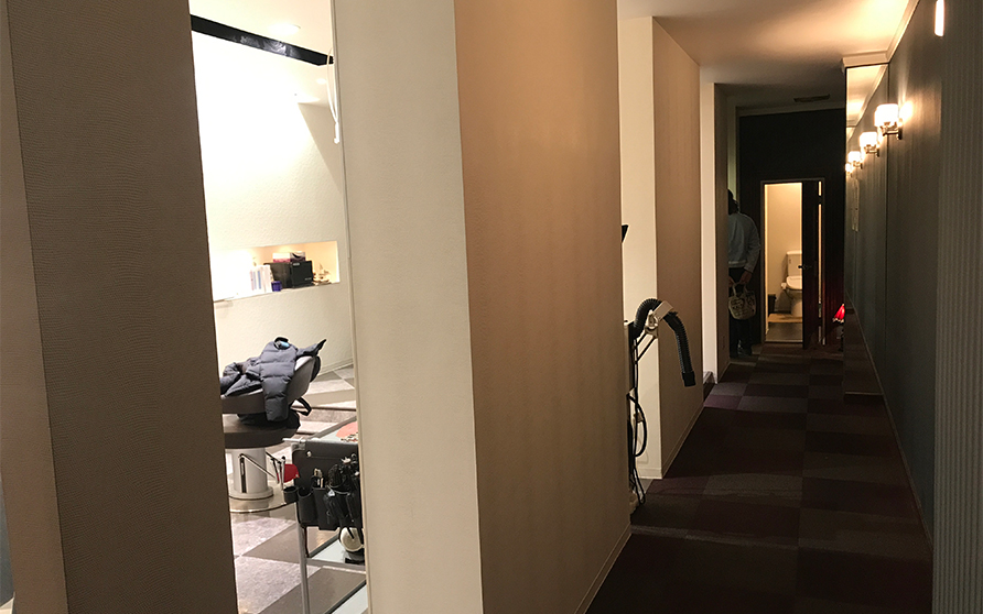 temae（美容院）&金曜日のチェー(バインミーとチェーのお店）